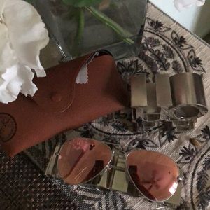 Pink mirrored ray bans